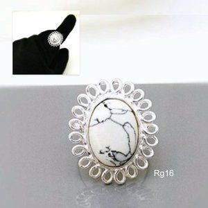 Lovely Ring Howlite Gem White Grey Silver Filigree